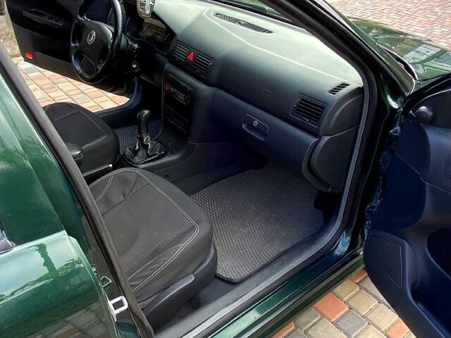 Зеленый Шкода Октавия, объемом двигателя 1.8 л и пробегом 230 тыс. км за 3900 $, фото 6 на Automoto.ua