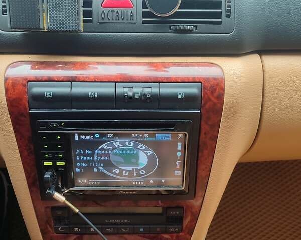 Зелений Шкода Октавія, об'ємом двигуна 1.78 л та пробігом 254 тис. км за 5000 $, фото 11 на Automoto.ua