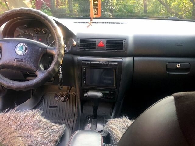 Зеленый Шкода Октавия, объемом двигателя 1.9 л и пробегом 373 тыс. км за 5500 $, фото 1 на Automoto.ua