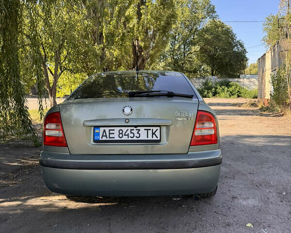 Зеленый Шкода Октавия, объемом двигателя 1.98 л и пробегом 320 тыс. км за 4000 $, фото 4 на Automoto.ua