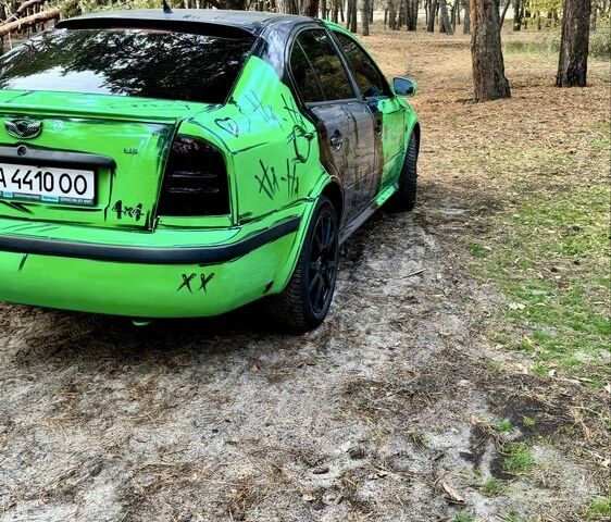 Зеленый Шкода Октавия, объемом двигателя 1.8 л и пробегом 345 тыс. км за 6000 $, фото 1 на Automoto.ua