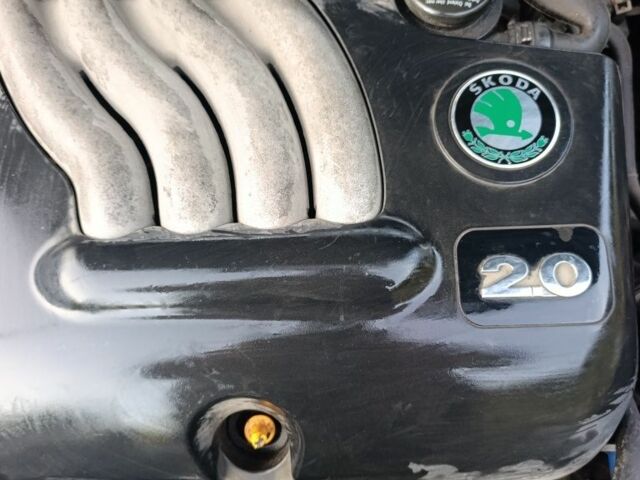 Зелений Шкода Октавія, об'ємом двигуна 2 л та пробігом 259 тис. км за 4200 $, фото 8 на Automoto.ua