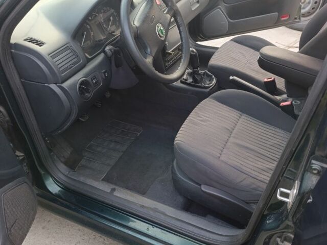 Зелений Шкода Октавія, об'ємом двигуна 2 л та пробігом 259 тис. км за 4200 $, фото 10 на Automoto.ua