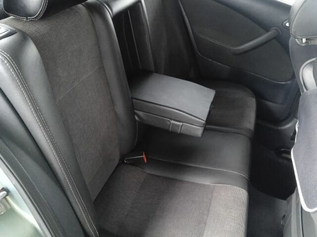 Зеленый Шкода Октавия, объемом двигателя 1.6 л и пробегом 370 тыс. км за 3800 $, фото 11 на Automoto.ua