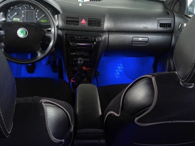 Зеленый Шкода Октавия, объемом двигателя 1.6 л и пробегом 370 тыс. км за 3800 $, фото 9 на Automoto.ua