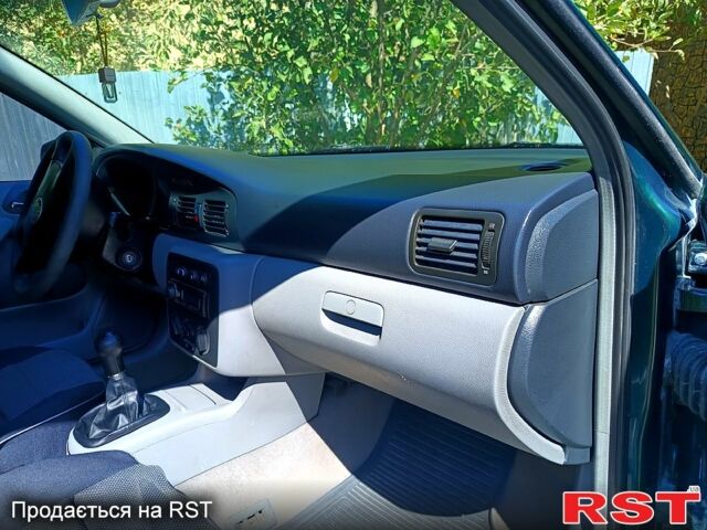 Зеленый Шкода Октавия, объемом двигателя 1.6 л и пробегом 280 тыс. км за 3800 $, фото 5 на Automoto.ua