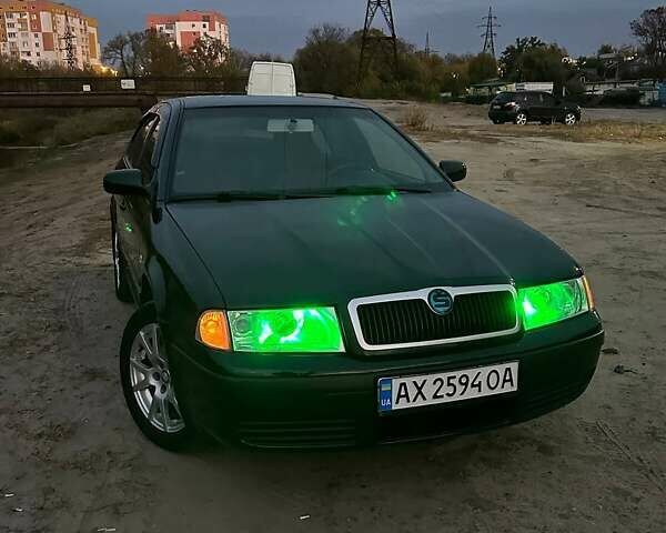 Зелений Шкода Октавія, об'ємом двигуна 2 л та пробігом 323 тис. км за 5600 $, фото 16 на Automoto.ua