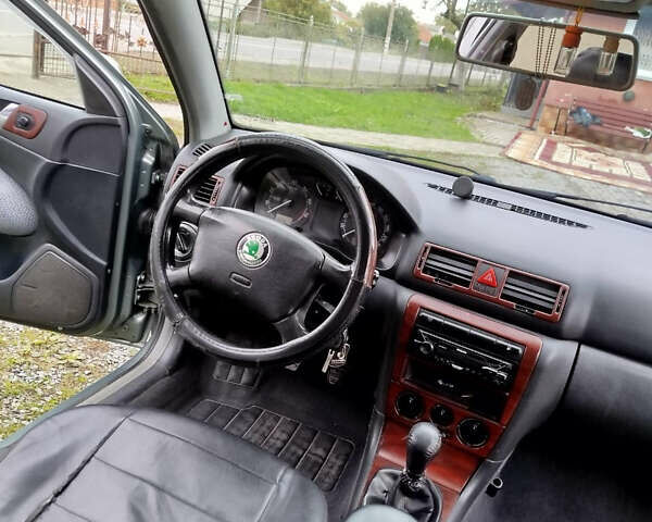 Зелений Шкода Октавія, об'ємом двигуна 1.6 л та пробігом 271 тис. км за 3499 $, фото 13 на Automoto.ua