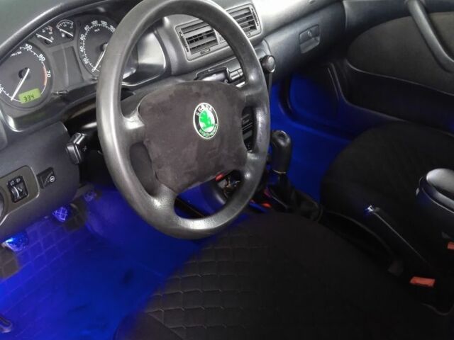 Зеленый Шкода Октавия, объемом двигателя 1.6 л и пробегом 370 тыс. км за 3800 $, фото 4 на Automoto.ua