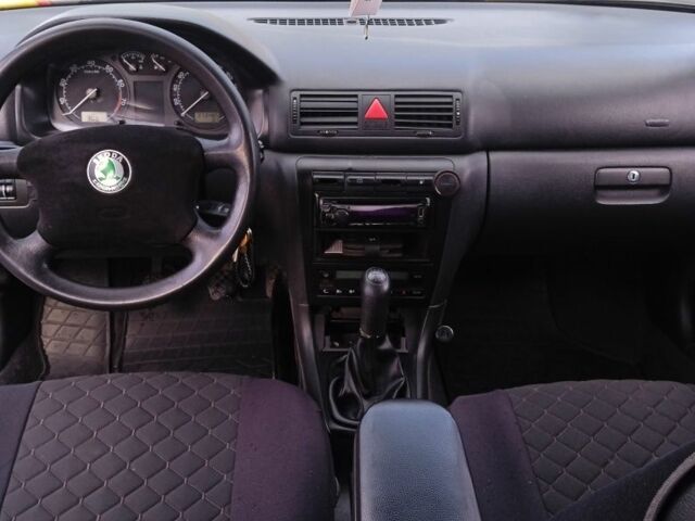 Зеленый Шкода Октавия, объемом двигателя 1.6 л и пробегом 370 тыс. км за 3800 $, фото 10 на Automoto.ua