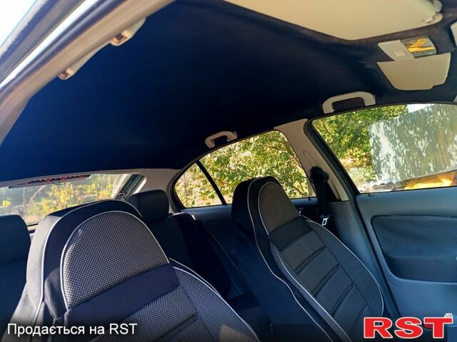 Зеленый Шкода Октавия, объемом двигателя 1.6 л и пробегом 280 тыс. км за 3800 $, фото 6 на Automoto.ua