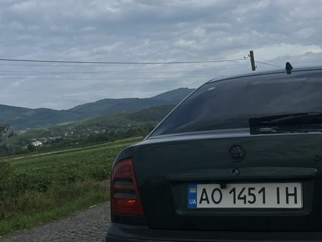 Зеленый Шкода Октавия, объемом двигателя 1.9 л и пробегом 217 тыс. км за 4200 $, фото 2 на Automoto.ua