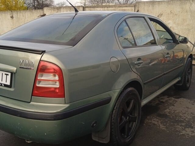 Зеленый Шкода Октавия, объемом двигателя 1.6 л и пробегом 370 тыс. км за 3800 $, фото 1 на Automoto.ua