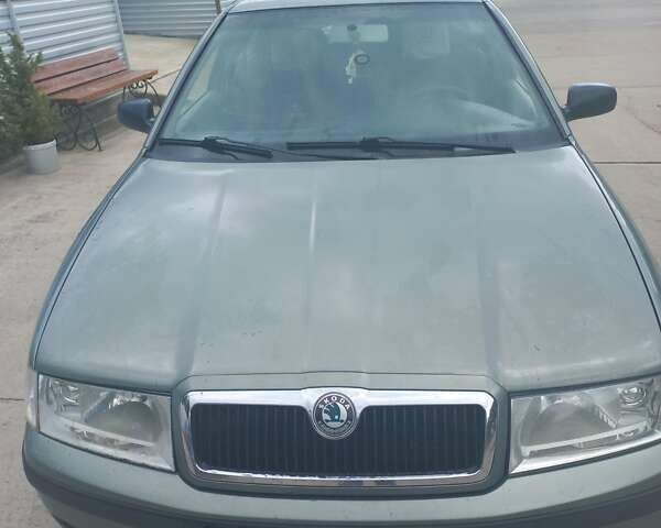 Зеленый Шкода Октавия, объемом двигателя 1.6 л и пробегом 328 тыс. км за 3600 $, фото 5 на Automoto.ua