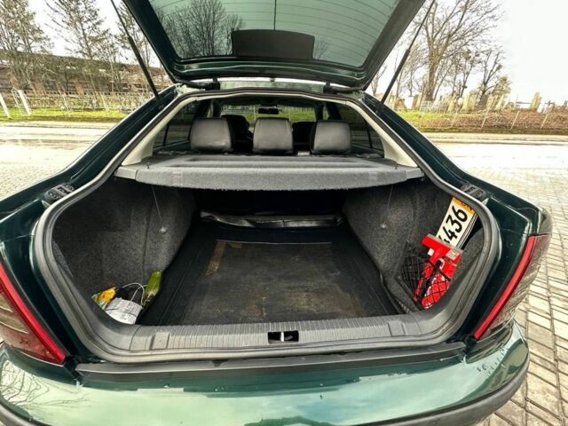 Зеленый Шкода Октавия, объемом двигателя 1.6 л и пробегом 121 тыс. км за 5500 $, фото 4 на Automoto.ua