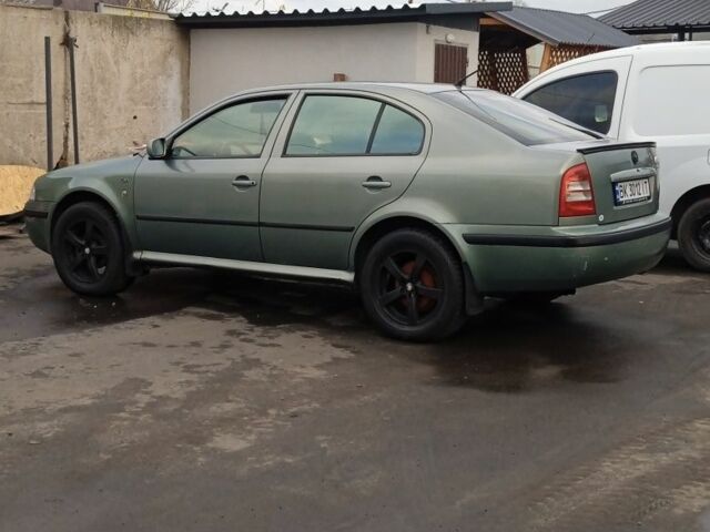 Зеленый Шкода Октавия, объемом двигателя 1.6 л и пробегом 370 тыс. км за 3800 $, фото 3 на Automoto.ua