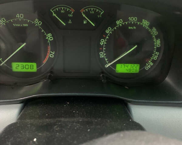 Зеленый Шкода Октавия, объемом двигателя 1.6 л и пробегом 174 тыс. км за 3600 $, фото 7 на Automoto.ua