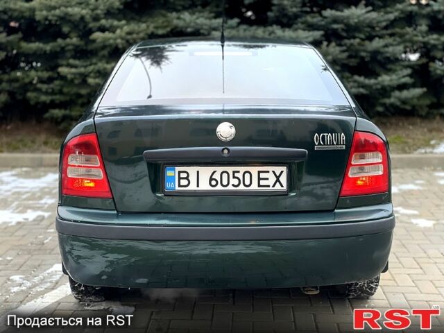 Зеленый Шкода Октавия, объемом двигателя 1.6 л и пробегом 440 тыс. км за 4500 $, фото 4 на Automoto.ua