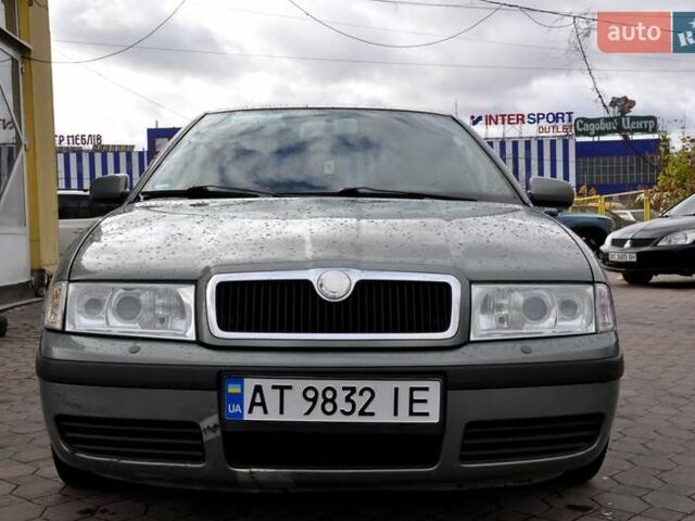 Зеленый Шкода Октавия, объемом двигателя 2 л и пробегом 200 тыс. км за 3800 $, фото 4 на Automoto.ua