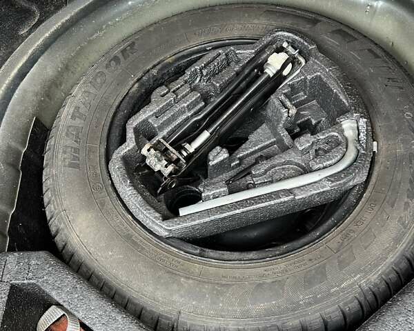 Зеленый Шкода Октавия, объемом двигателя 1.9 л и пробегом 369 тыс. км за 1850 $, фото 3 на Automoto.ua