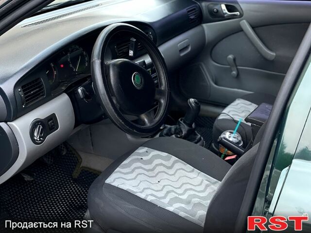 Зеленый Шкода Октавия, объемом двигателя 1.6 л и пробегом 440 тыс. км за 4500 $, фото 6 на Automoto.ua