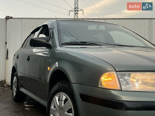 Зеленый Шкода Октавия, объемом двигателя 1.6 л и пробегом 253 тыс. км за 3450 $, фото 4 на Automoto.ua