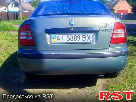 Зеленый Шкода Октавия, объемом двигателя 1.6 л и пробегом 300 тыс. км за 2800 $, фото 2 на Automoto.ua
