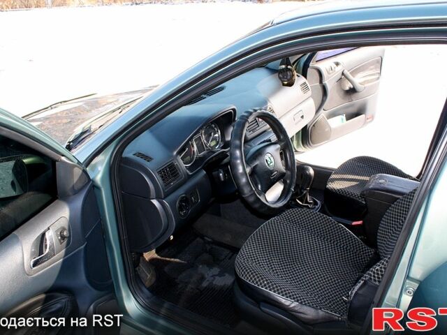 Зеленый Шкода Октавия, объемом двигателя 1.6 л и пробегом 326 тыс. км за 4400 $, фото 5 на Automoto.ua