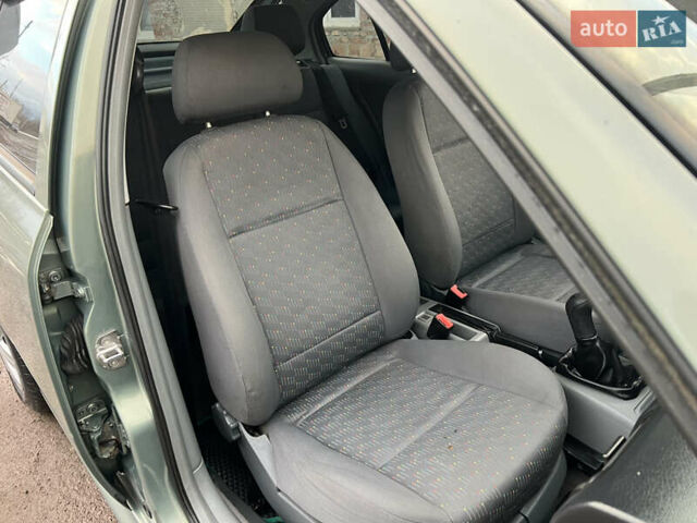 Зеленый Шкода Октавия, объемом двигателя 1.6 л и пробегом 253 тыс. км за 3450 $, фото 23 на Automoto.ua