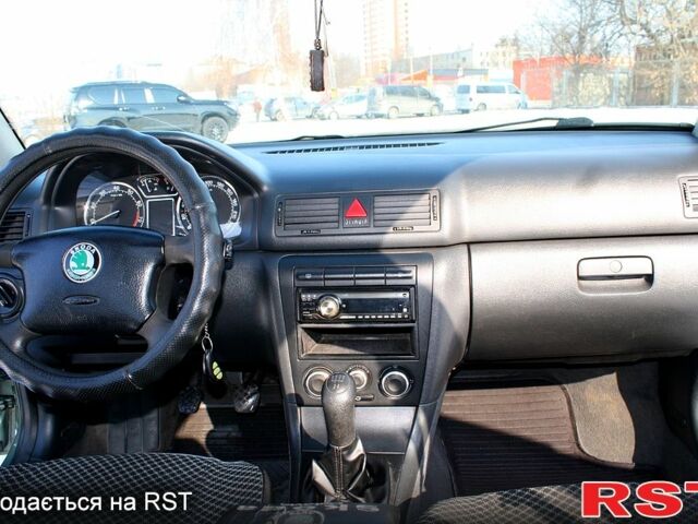 Зеленый Шкода Октавия, объемом двигателя 1.6 л и пробегом 326 тыс. км за 4400 $, фото 9 на Automoto.ua