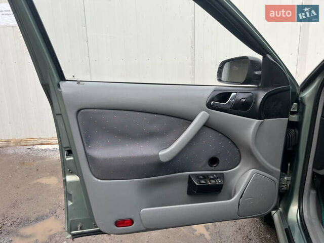 Зеленый Шкода Октавия, объемом двигателя 1.6 л и пробегом 253 тыс. км за 3450 $, фото 21 на Automoto.ua