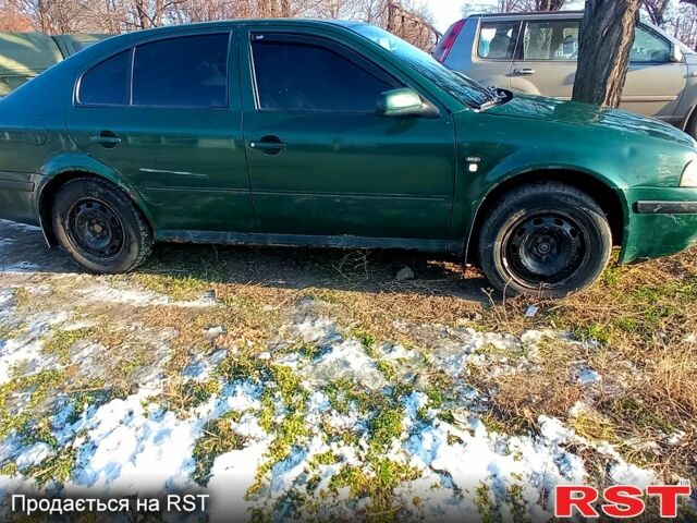 Зеленый Шкода Октавия, объемом двигателя 19 л и пробегом 700 тыс. км за 3600 $, фото 1 на Automoto.ua