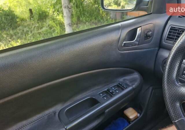 Зеленый Шкода Октавия, объемом двигателя 1.6 л и пробегом 315 тыс. км за 5500 $, фото 11 на Automoto.ua