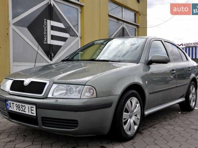 Зеленый Шкода Октавия, объемом двигателя 2 л и пробегом 200 тыс. км за 3800 $, фото 2 на Automoto.ua