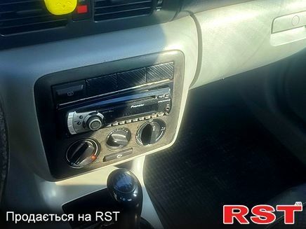 Зеленый Шкода Октавия, объемом двигателя 1.6 л и пробегом 300 тыс. км за 2800 $, фото 5 на Automoto.ua