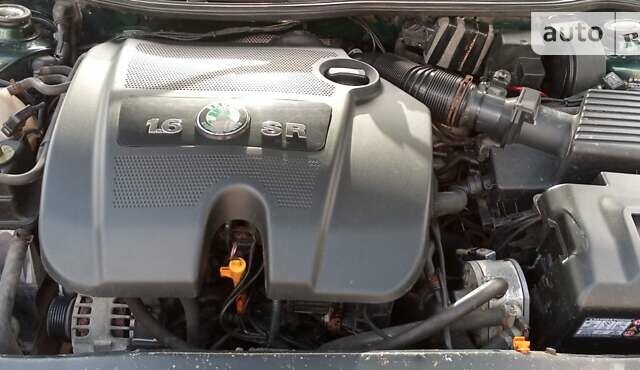 Зелений Шкода Октавія, об'ємом двигуна 1.6 л та пробігом 335 тис. км за 4444 $, фото 30 на Automoto.ua