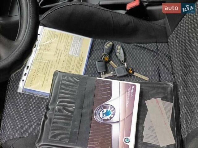 Зеленый Шкода Октавия, объемом двигателя 1.6 л и пробегом 301 тыс. км за 2800 $, фото 11 на Automoto.ua