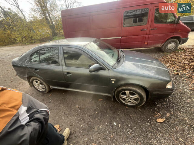 Зеленый Шкода Октавия, объемом двигателя 0 л и пробегом 333 тыс. км за 2100 $, фото 2 на Automoto.ua