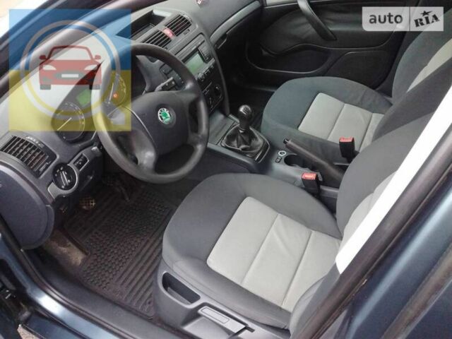 Зеленый Шкода Октавия, объемом двигателя 1.6 л и пробегом 272 тыс. км за 4950 $, фото 3 на Automoto.ua