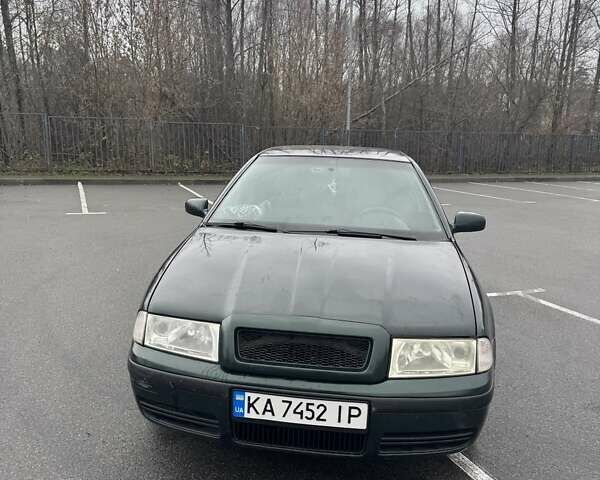Зеленый Шкода Октавия, объемом двигателя 2 л и пробегом 300 тыс. км за 4500 $, фото 2 на Automoto.ua