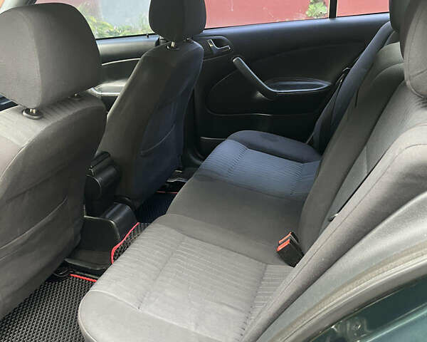 Зеленый Шкода Октавия, объемом двигателя 1.78 л и пробегом 330 тыс. км за 5300 $, фото 6 на Automoto.ua