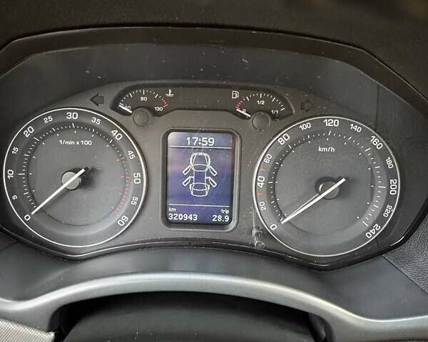 Зеленый Шкода Октавия, объемом двигателя 2.01 л и пробегом 321 тыс. км за 6000 $, фото 13 на Automoto.ua