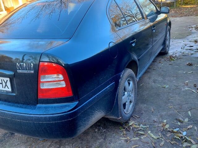 Зеленый Шкода Октавия, объемом двигателя 1.6 л и пробегом 190 тыс. км за 4000 $, фото 1 на Automoto.ua