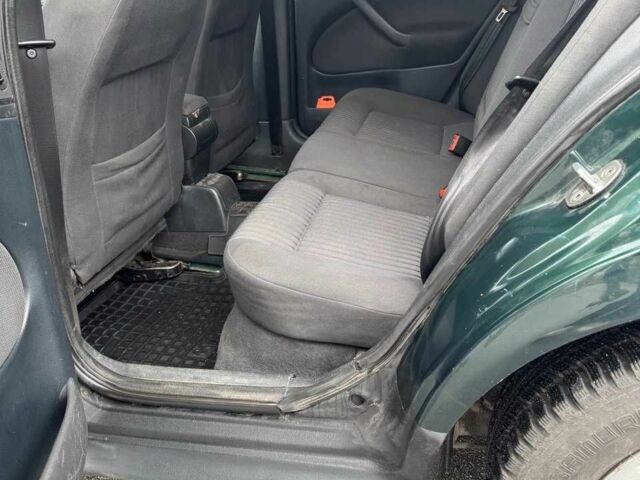 Зелений Шкода Октавія, об'ємом двигуна 2 л та пробігом 300 тис. км за 4500 $, фото 8 на Automoto.ua