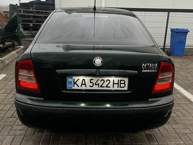 Зелений Шкода Октавія, об'ємом двигуна 2 л та пробігом 375 тис. км за 3187 $, фото 1 на Automoto.ua