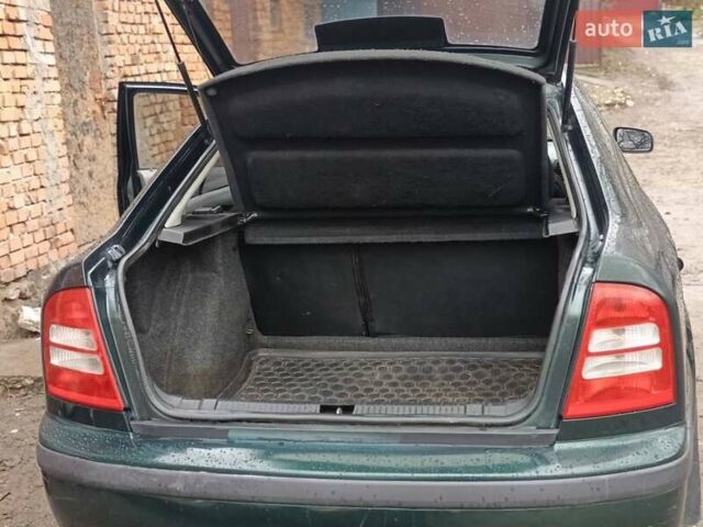 Зеленый Шкода Октавия, объемом двигателя 1.6 л и пробегом 301 тыс. км за 2800 $, фото 5 на Automoto.ua