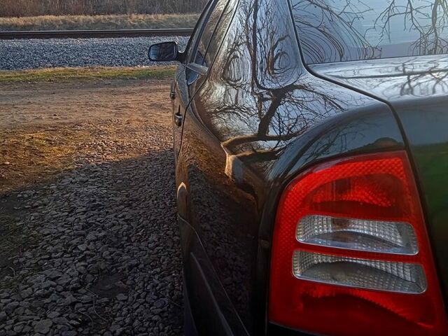 Зелений Шкода Октавія, об'ємом двигуна 18 л та пробігом 271 тис. км за 4400 $, фото 5 на Automoto.ua