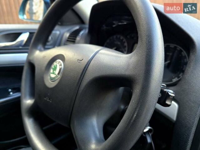 Зеленый Шкода Октавия, объемом двигателя 1.6 л и пробегом 275 тыс. км за 6000 $, фото 62 на Automoto.ua