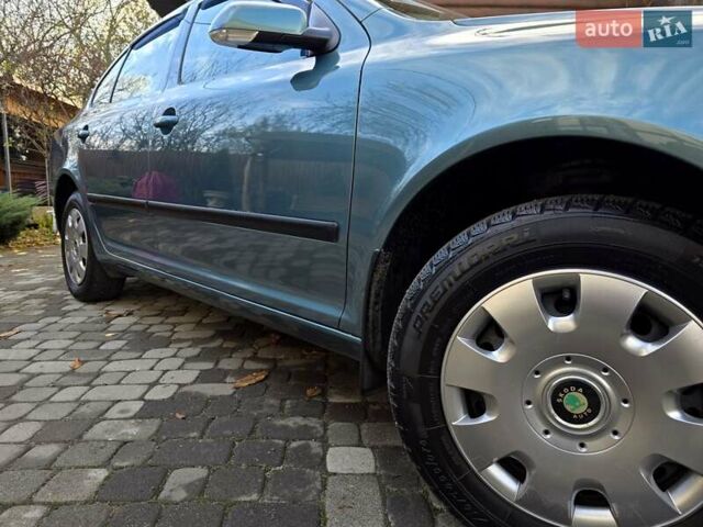 Зеленый Шкода Октавия, объемом двигателя 1.6 л и пробегом 275 тыс. км за 6000 $, фото 5 на Automoto.ua