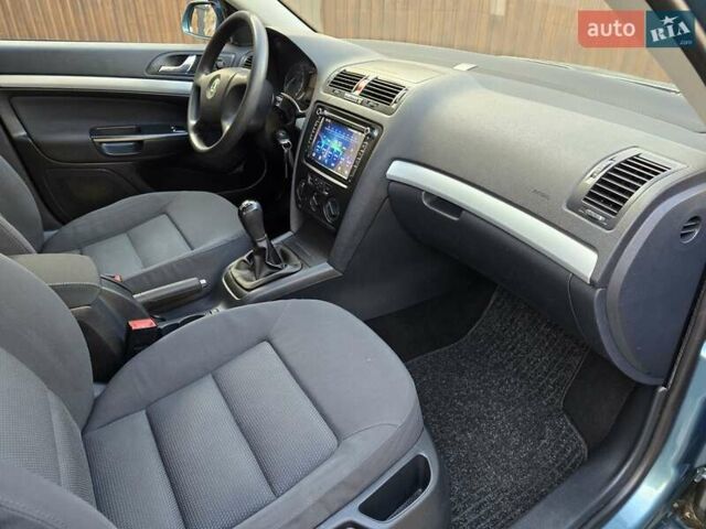 Зеленый Шкода Октавия, объемом двигателя 1.6 л и пробегом 275 тыс. км за 6000 $, фото 54 на Automoto.ua